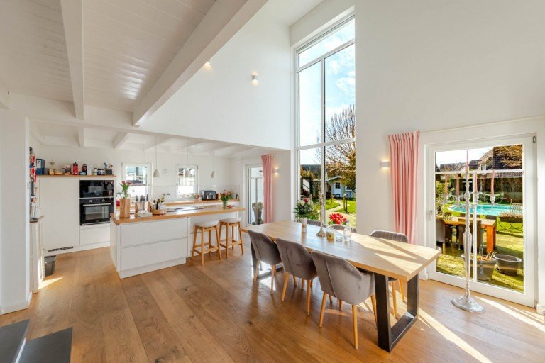 Hauptbild: Stilvoll wohnen & arbeiten: Hochwertiges Zuhause mit Pool, PV-Anlage, B�ro & 5 Schlafzimmern