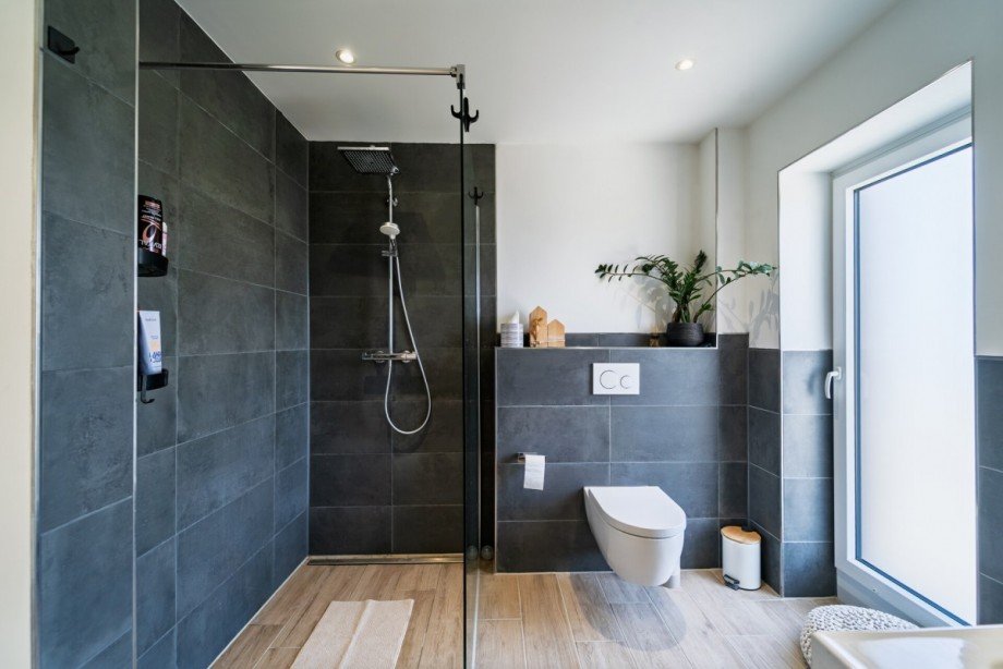 Badezimmer im Obergeschoss Doppelhaush�lfte Goch