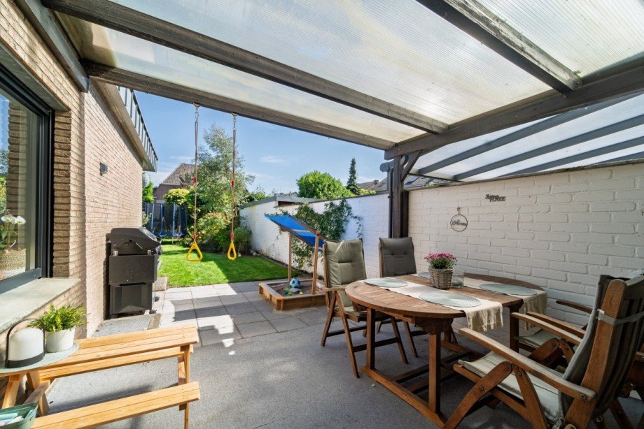 �berdachter Terrassenbereich Doppelhaush�lfte Goch