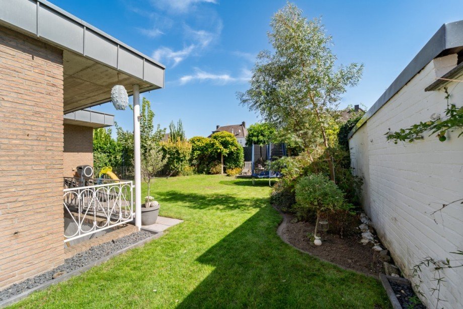 Gartenansicht Doppelhaush�lfte Goch