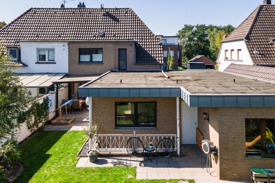 Gartenansicht Doppelhaush�lfte Goch
