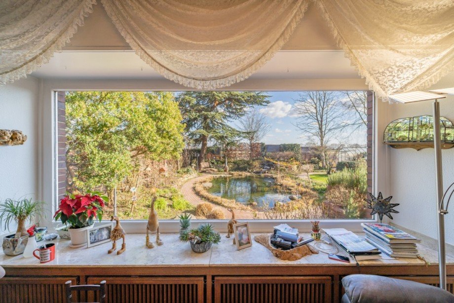 Blick vom Wohnzimmer in den Garten Villa Kamp-Lintfort