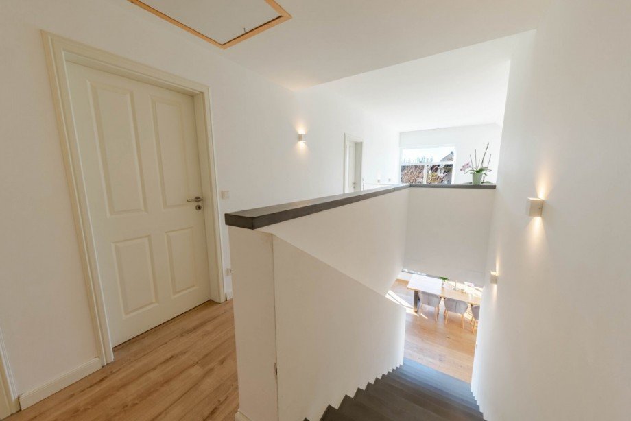 lichtdurchfluteter Treppenaufgang Einfamilienhaus Kevelaer