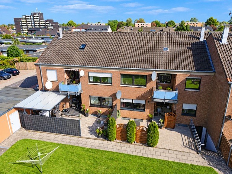 Zentral in Goch Goch Etagenwohnung Angenehm ruhig, angenehm nah: 86 m� Eigentumswohnung mit Loggia & Garage in Goch