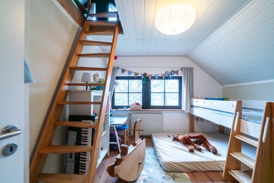 Kinderzimmer mit Zugang zum Dachgeschoss Einfamilienhaus Weeze